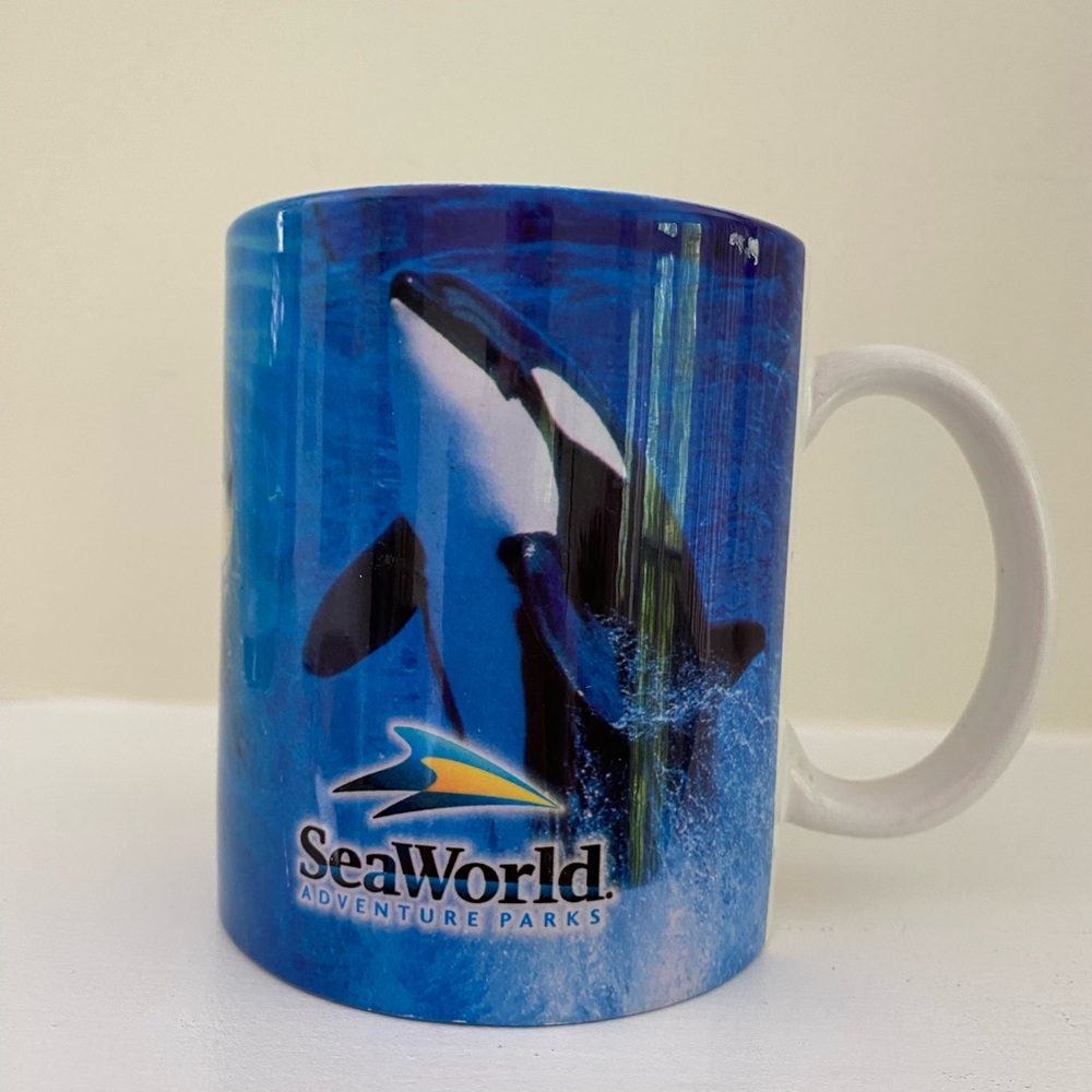 Sea World adventure Parks Blue Orca Ceramic Mug